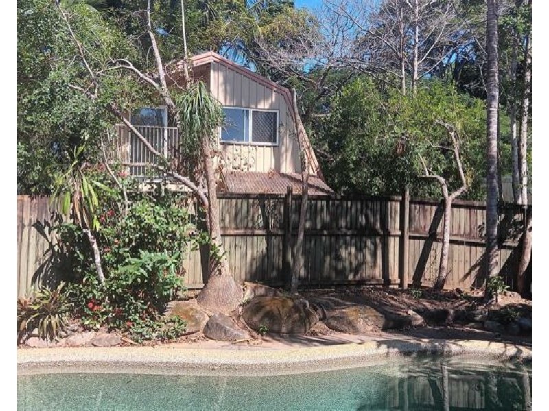 15 Cantal Close, Smithfield QLD 4878