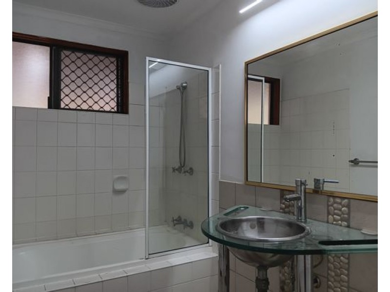 15 Cantal Close, Smithfield QLD 4878