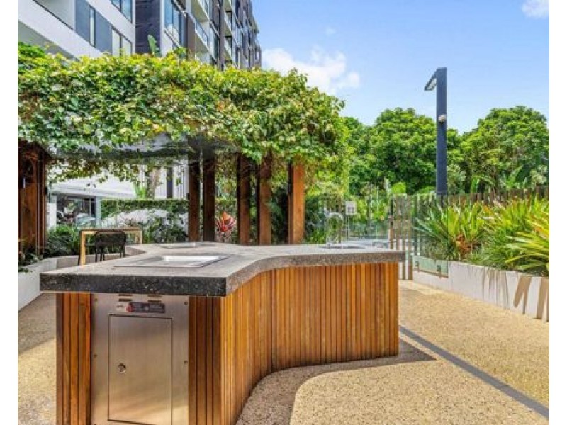 10814/320 MacArthur Ave, Hamilton QLD 4007