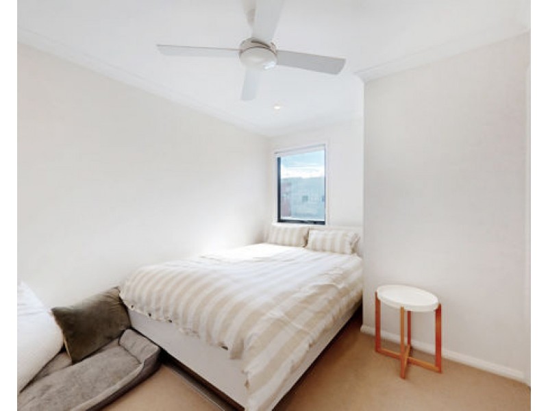 14 REGENT LANE, Hope Island QLD 4212