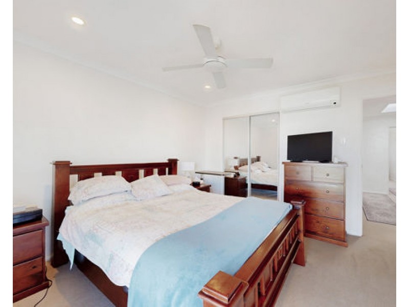 14 REGENT LANE, Hope Island QLD 4212