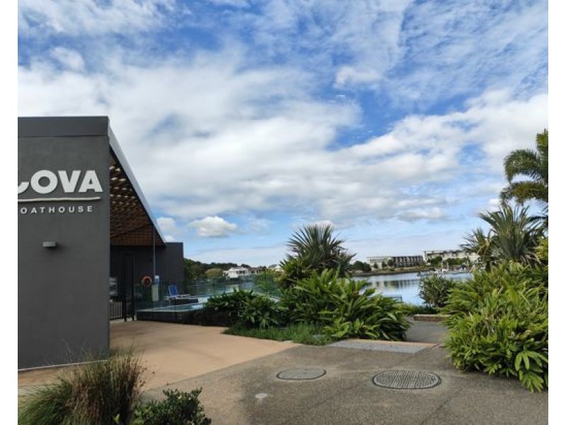 14 REGENT LANE, Hope Island QLD 4212