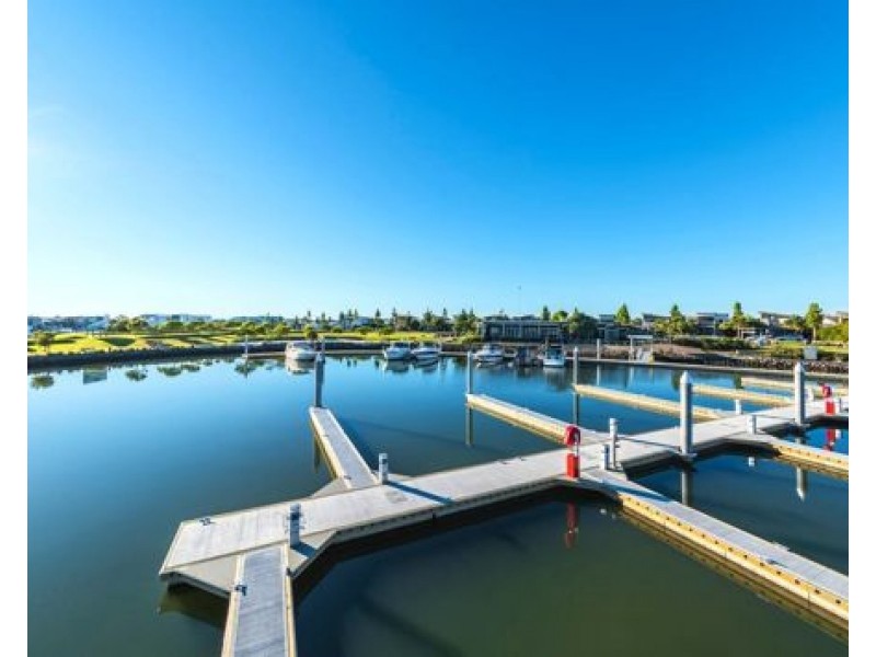 14 REGENT LANE, Hope Island QLD 4212