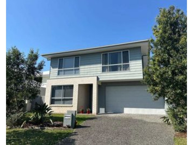 7 Amazon Circuit, Helensvale QLD 4212
