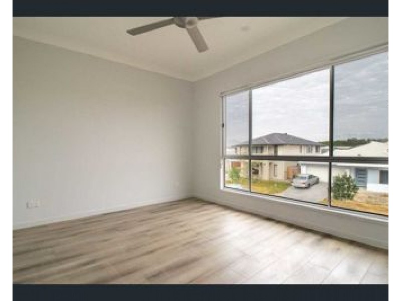 7 Amazon Circuit, Helensvale QLD 4212