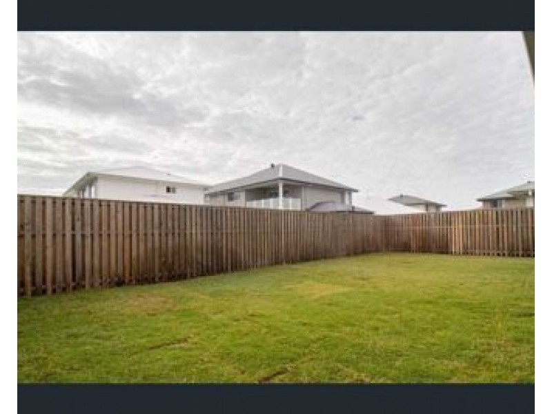 7 Amazon Circuit, Helensvale QLD 4212