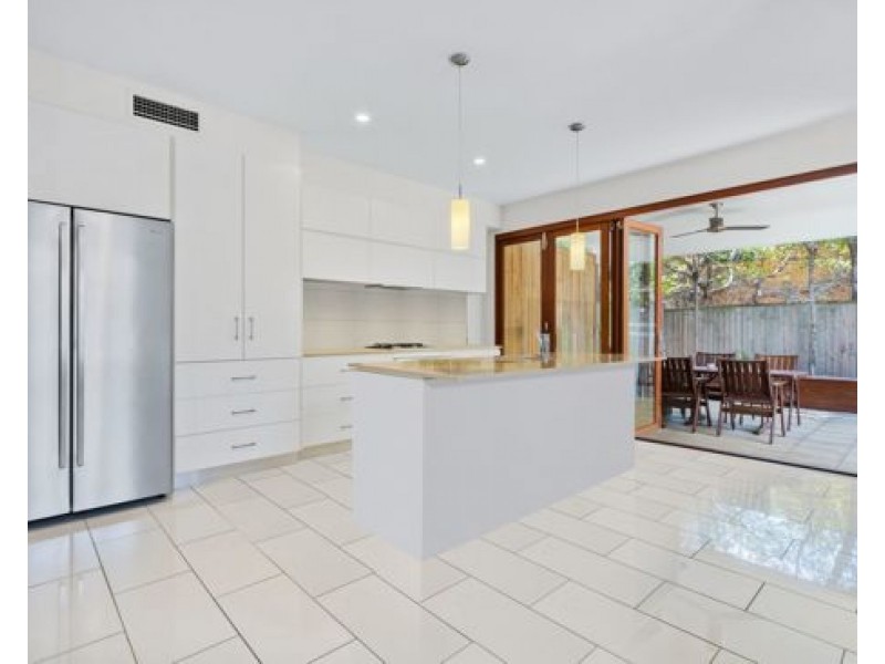 8/24 Querrin Street, Yeronga QLD 4104