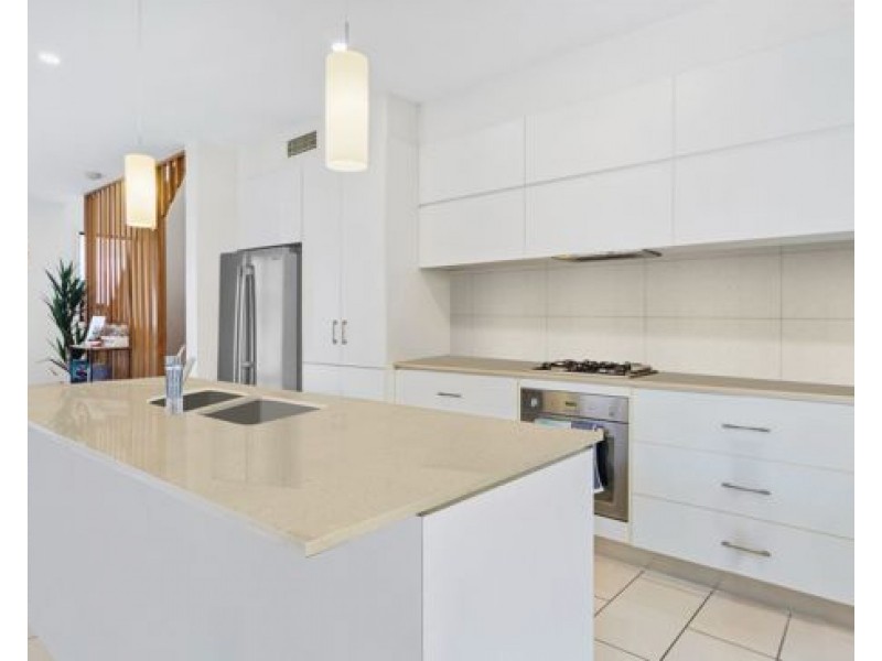 8/24 Querrin Street, Yeronga QLD 4104