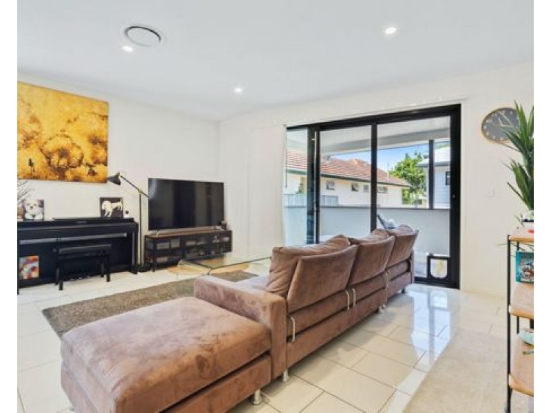 8/24 Querrin Street, Yeronga QLD 4104