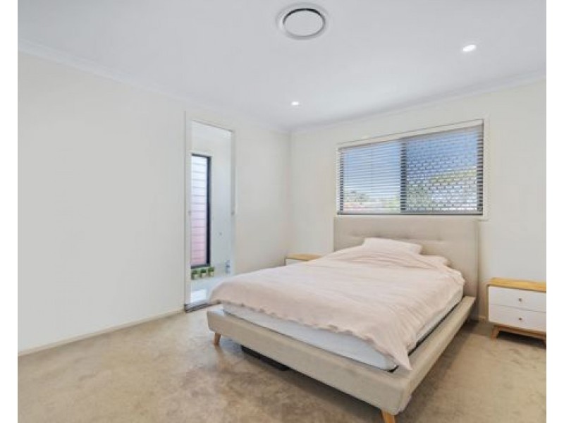 8/24 Querrin Street, Yeronga QLD 4104
