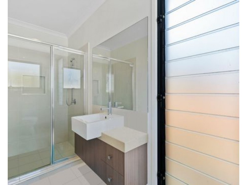 8/24 Querrin Street, Yeronga QLD 4104