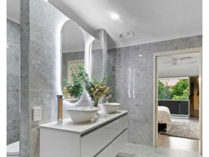 17 henderson st, Eight Mile Plains QLD 4113