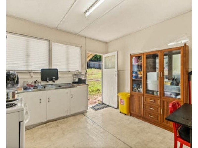 54 Gordon Pde, Mount Gravatt East QLD 4122