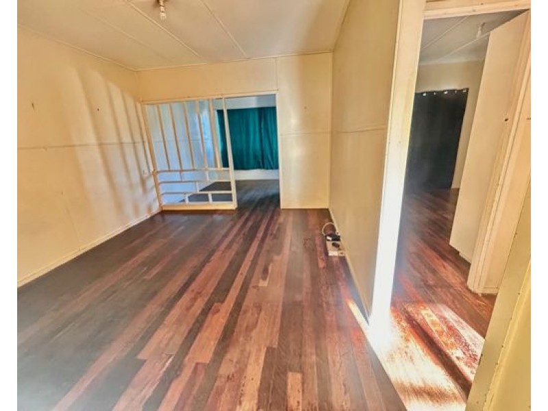 54 Gordon Pde, Mount Gravatt East QLD 4122