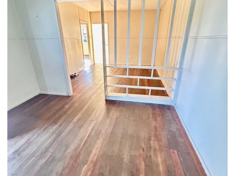 54 Gordon Pde, Mount Gravatt East QLD 4122