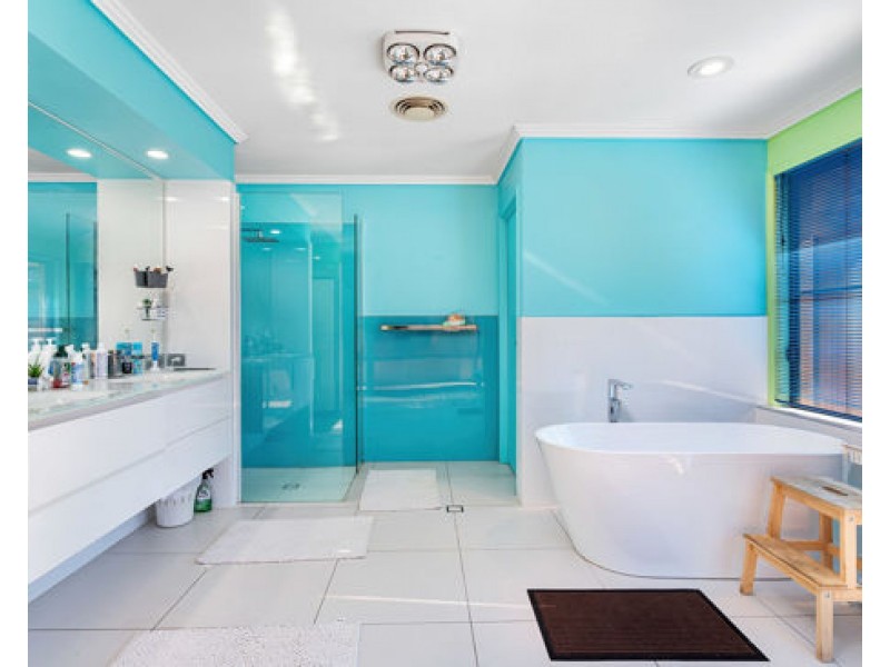 31 Nottinghill Gate Drive, Arundel QLD 4214