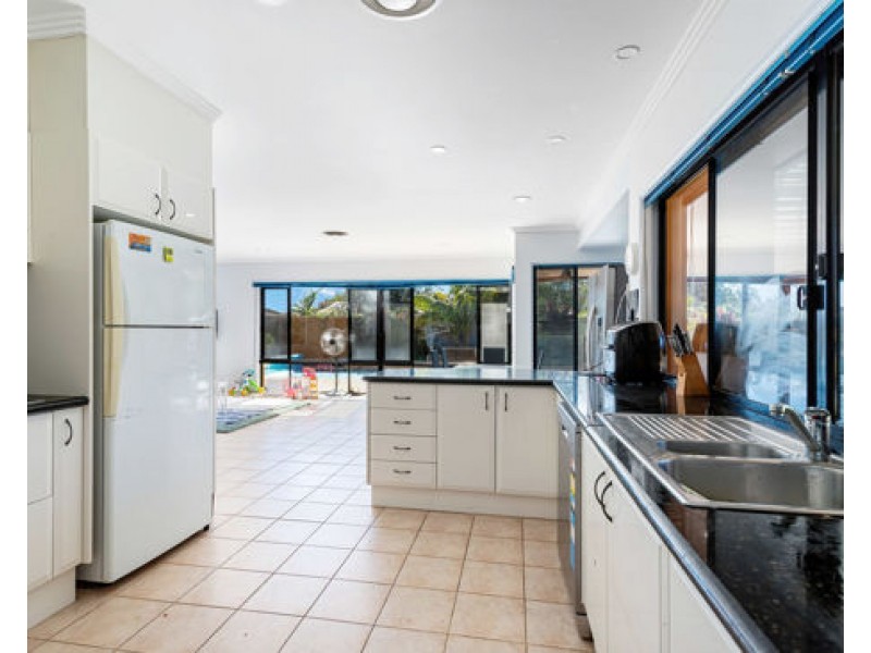 31 Nottinghill Gate Drive, Arundel QLD 4214