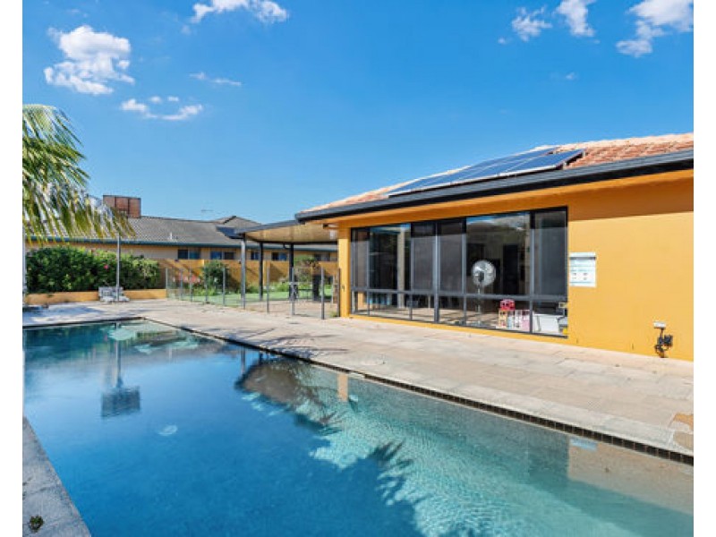 31 Nottinghill Gate Drive, Arundel QLD 4214