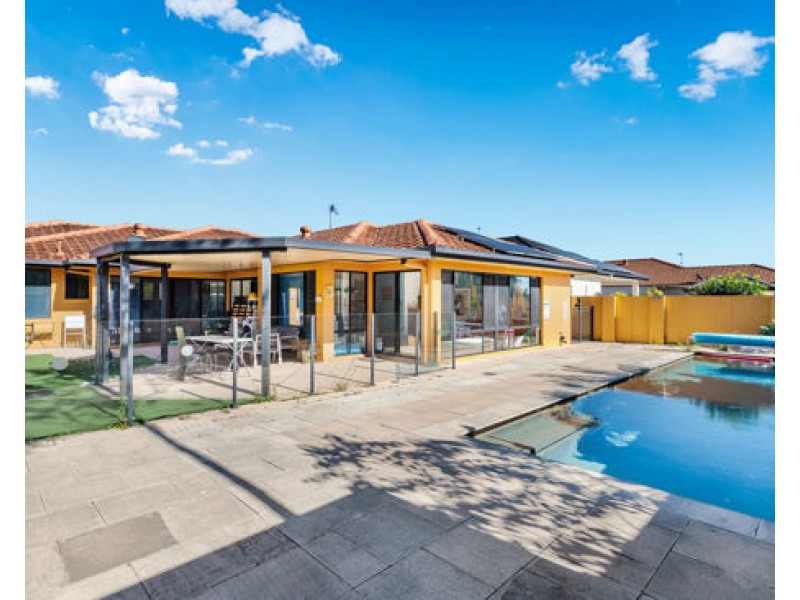 31 Nottinghill Gate Drive, Arundel QLD 4214