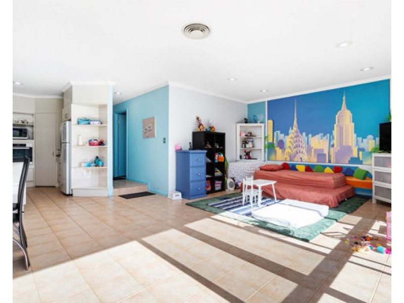 31 Nottinghill Gate Drive, Arundel QLD 4214
