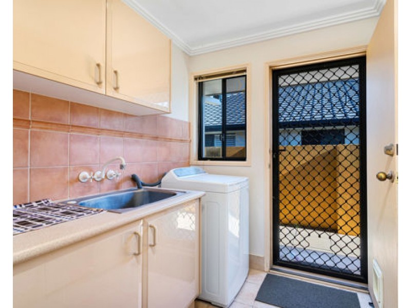 31 Nottinghill Gate Drive, Arundel QLD 4214