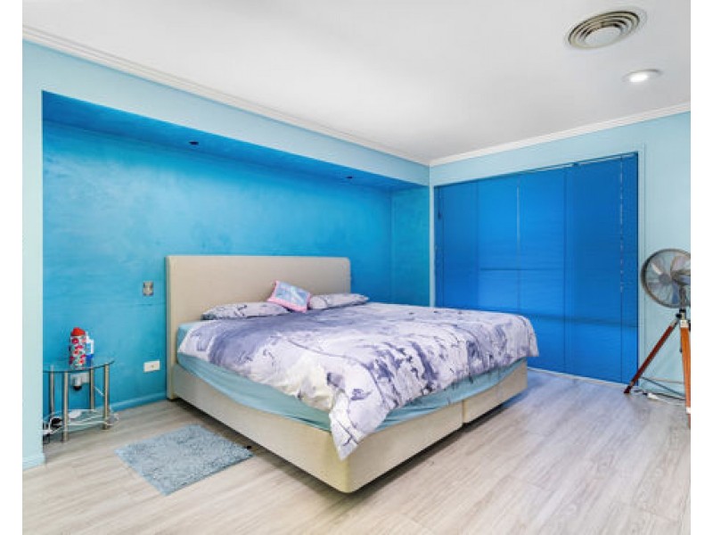 31 Nottinghill Gate Drive, Arundel QLD 4214