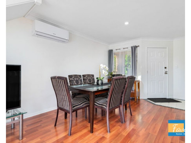 ID:21532005 75 Brown Street, Labrador QLD 4215