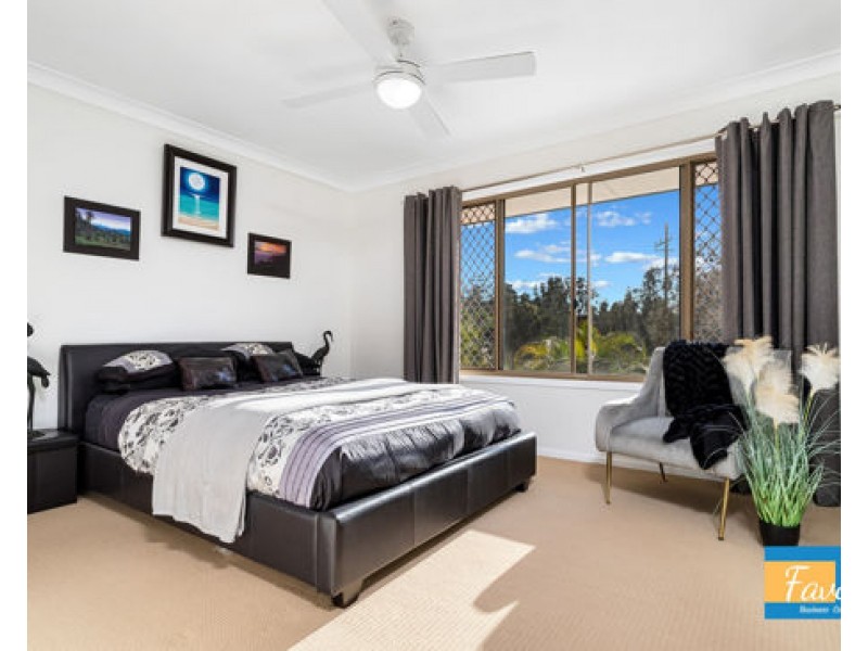 ID:21532005 75 Brown Street, Labrador QLD 4215