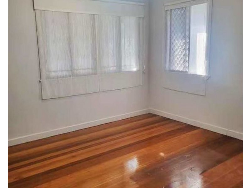 14 Lloyd Street, Camp Hill QLD 4152