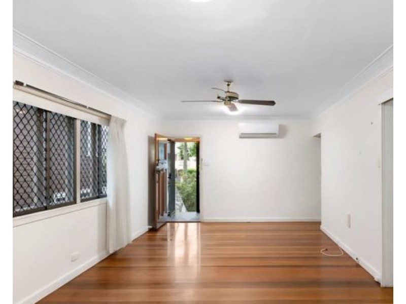 14 Lloyd Street, Camp Hill QLD 4152