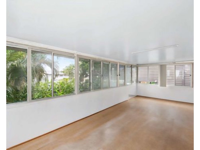 14 Lloyd Street, Camp Hill QLD 4152