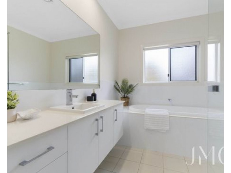 128 Ormeau Ridge Road, Ormeau Hills QLD 4208