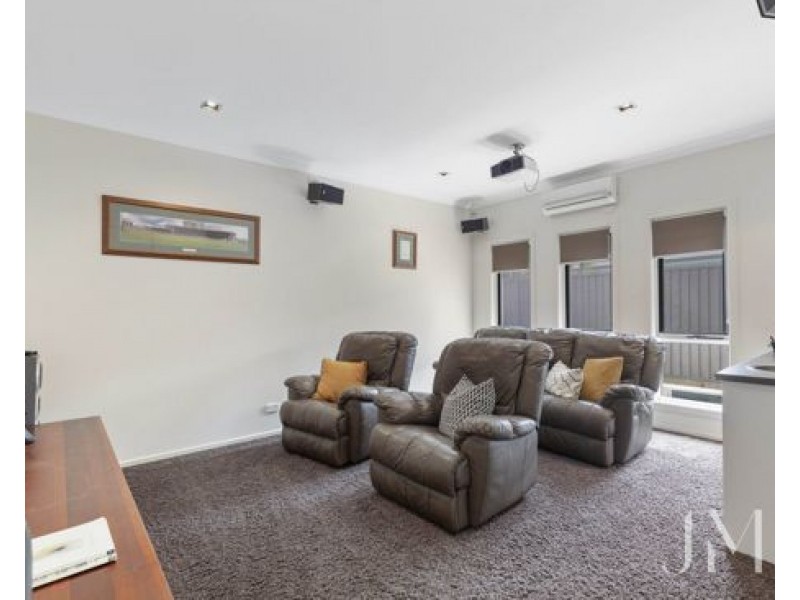 128 Ormeau Ridge Road, Ormeau Hills QLD 4208