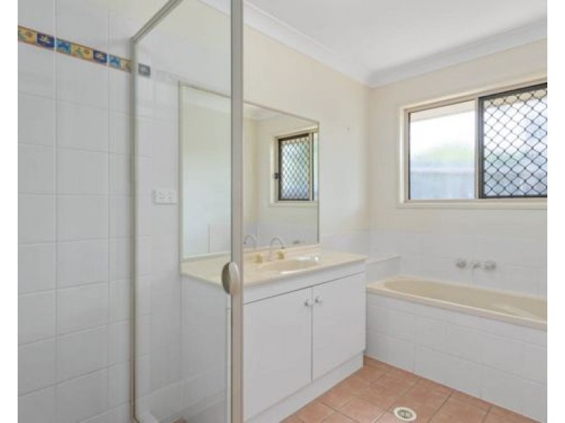 64 CREEKSIDE DRIVE, Springfield Lakes QLD 4300