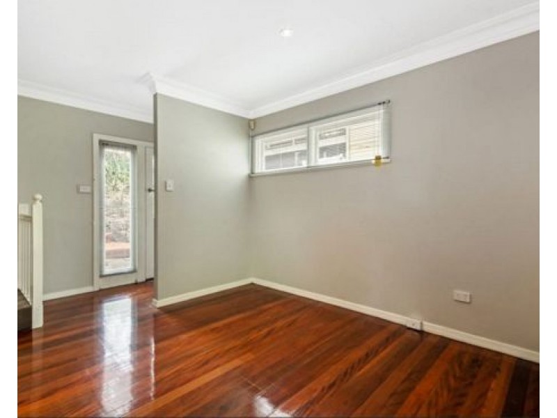 88 Nicholson St, Greenslopes QLD 4120