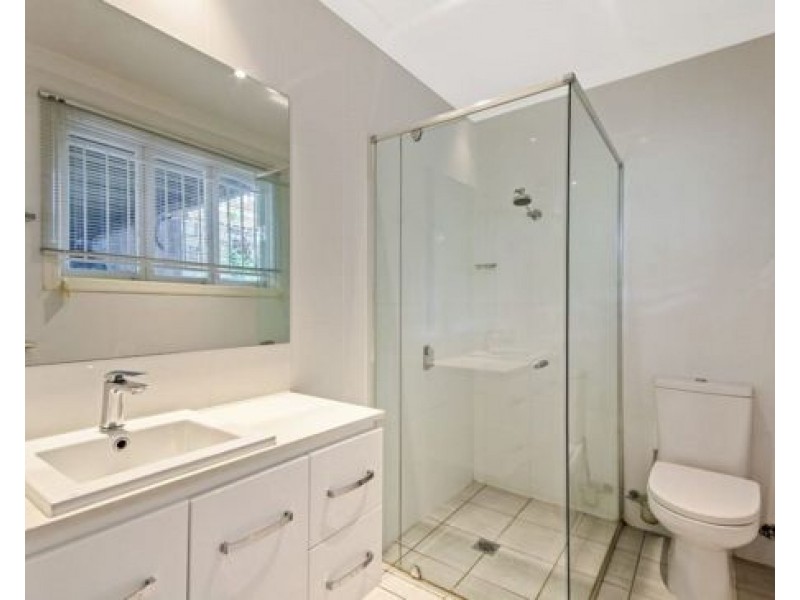 88 Nicholson St, Greenslopes QLD 4120