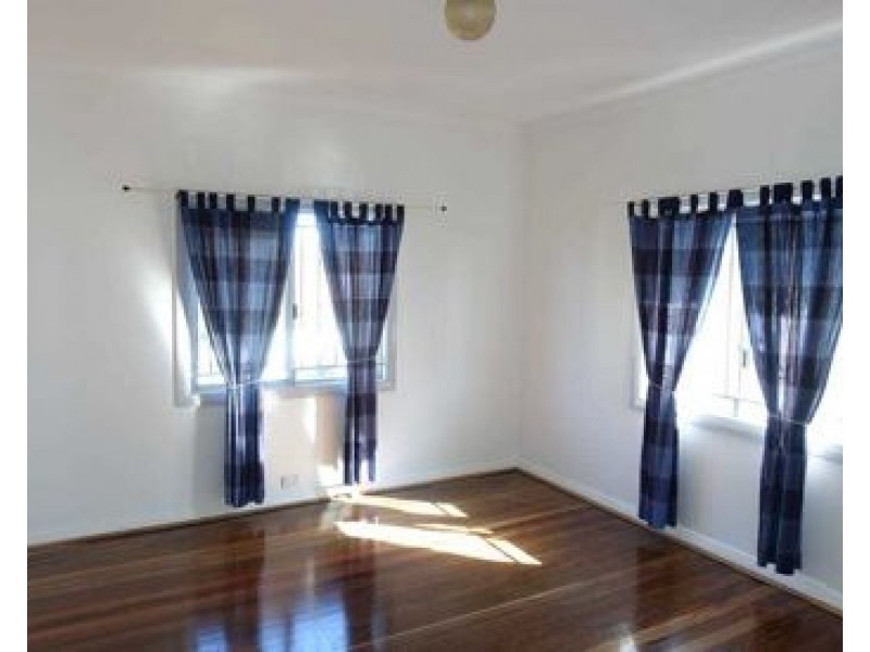 36 Nyleta Street, Coopers Plains QLD 4108