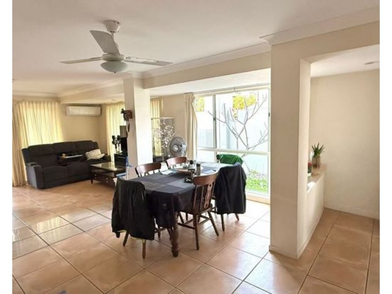 U52 88-98 Limetree Parade, Runaway Bay QLD 4216