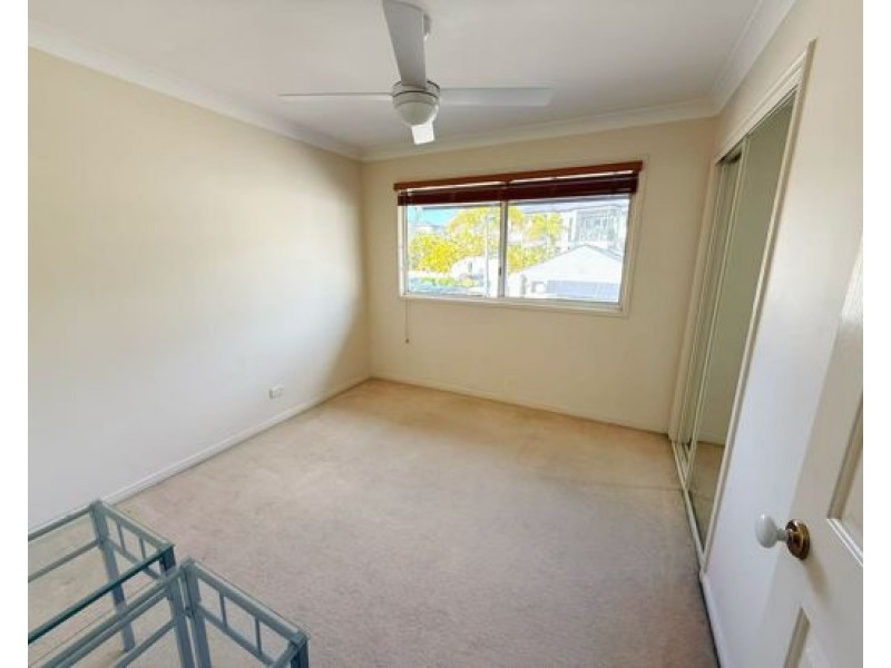 U52 88-98 Limetree Parade, Runaway Bay QLD 4216