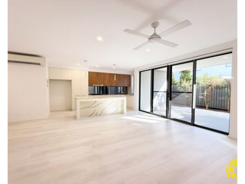 18/37 Sickle Avenue, Hope Island QLD 4212