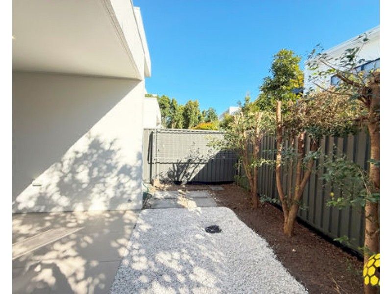 18/37 Sickle Avenue, Hope Island QLD 4212