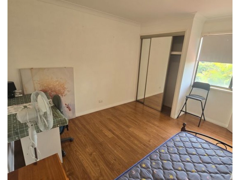 3 Banwell Cr, Carindale QLD 4152