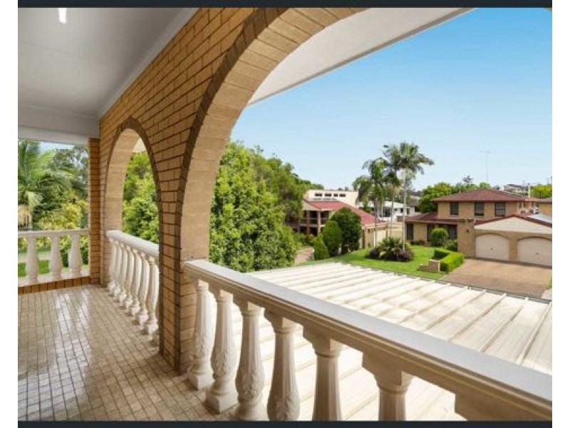 3 Carnoustie St, Macgregor QLD 4109