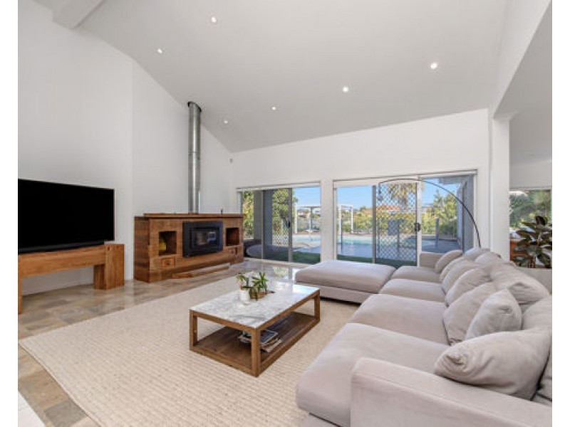 42 Blair Athol Crescent, Sorrento QLD 4217