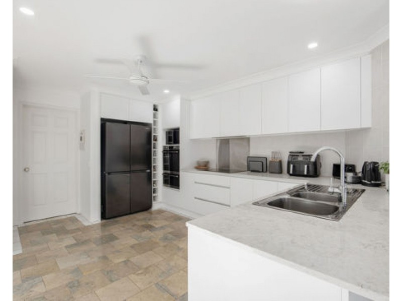 42 Blair Athol Crescent, Sorrento QLD 4217