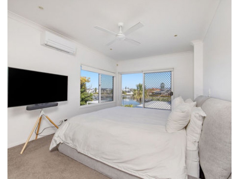 42 Blair Athol Crescent, Sorrento QLD 4217