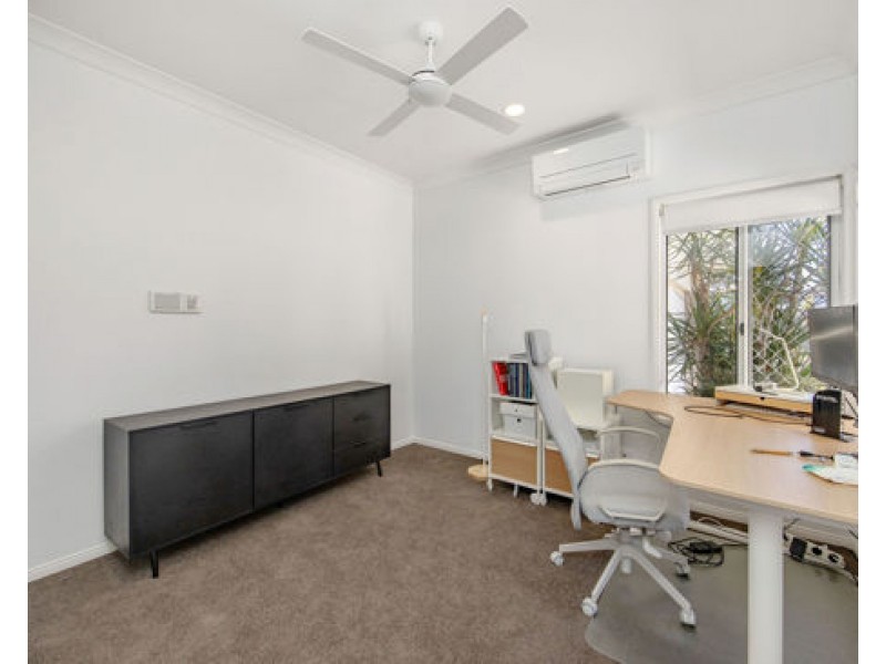 42 Blair Athol Crescent, Sorrento QLD 4217