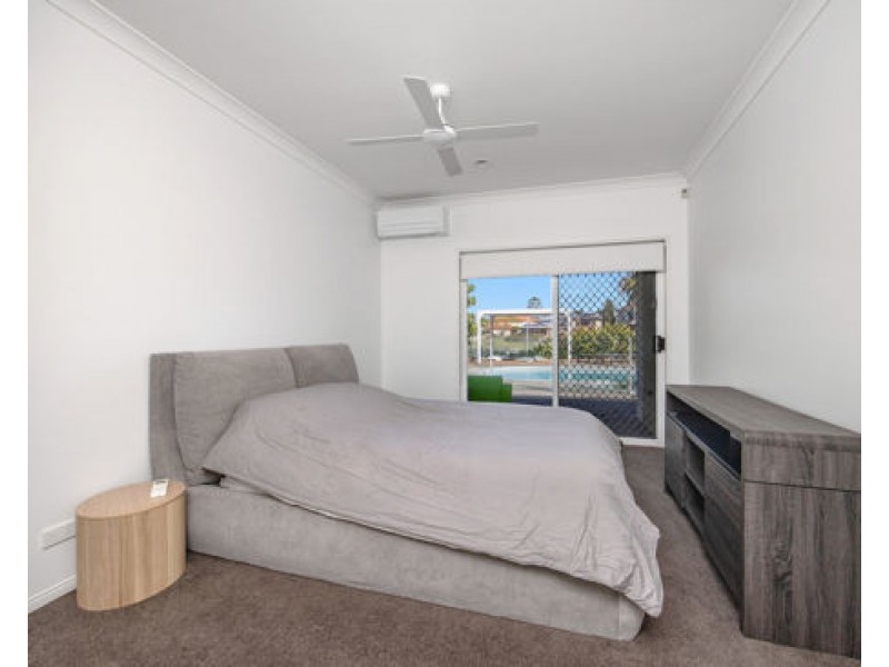 42 Blair Athol Crescent, Sorrento QLD 4217