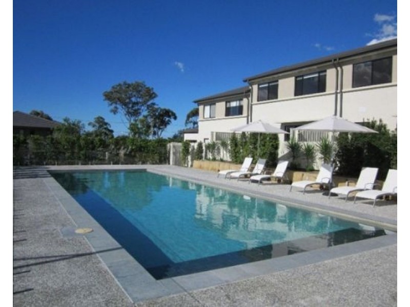 2/2 Bourton Road, Merrimac QLD 4226