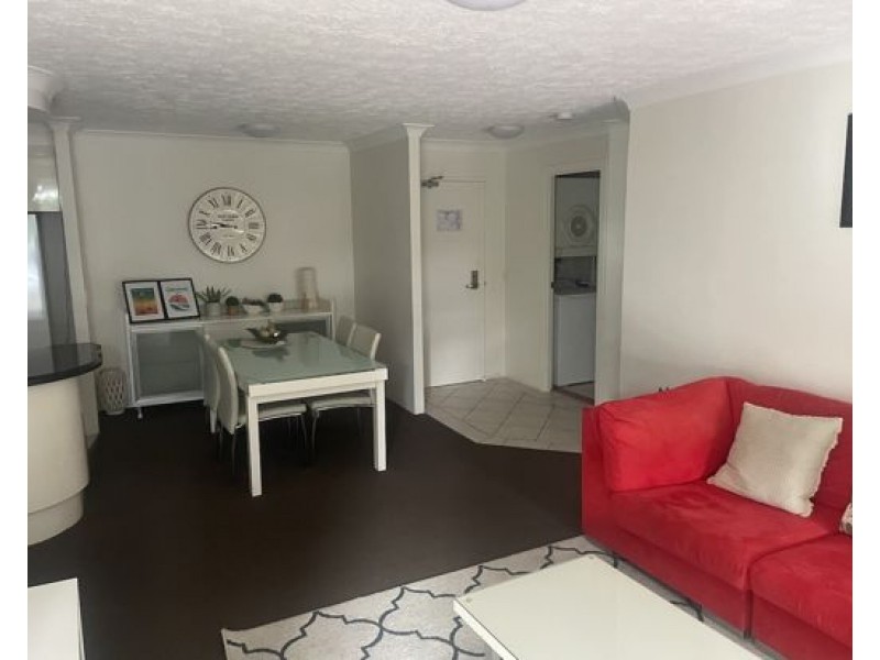 303/8 Philip Avenue, Broadbeach QLD 4218